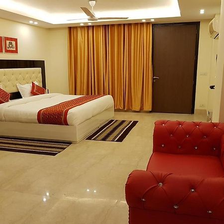 Greenleaf Apartment And Suites, Kalkaji Ню Делхи Екстериор снимка