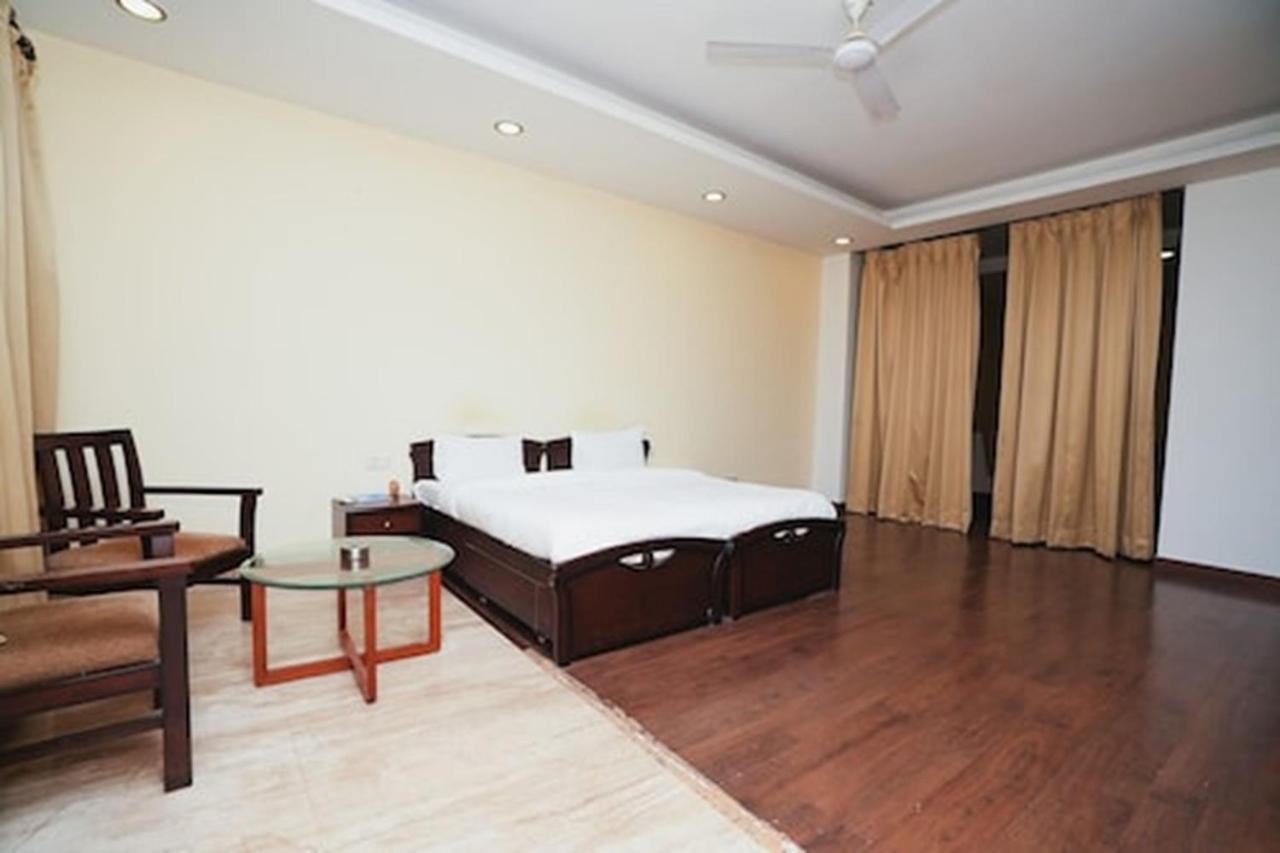 Greenleaf Apartment And Suites, Kalkaji Ню Делхи Екстериор снимка